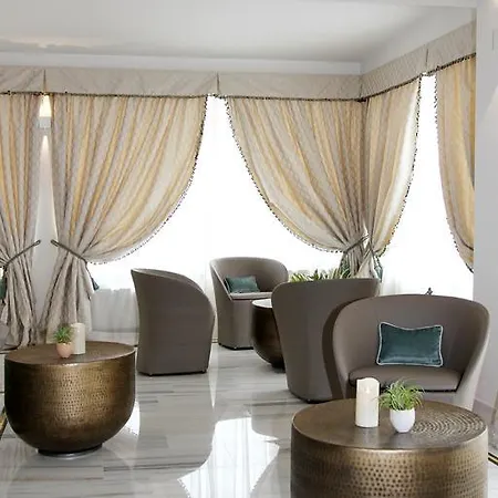 מלון Garni Hadeel 3*