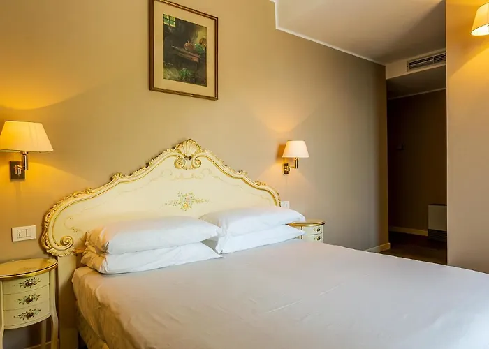 Garni Hadeel Hotel 3*